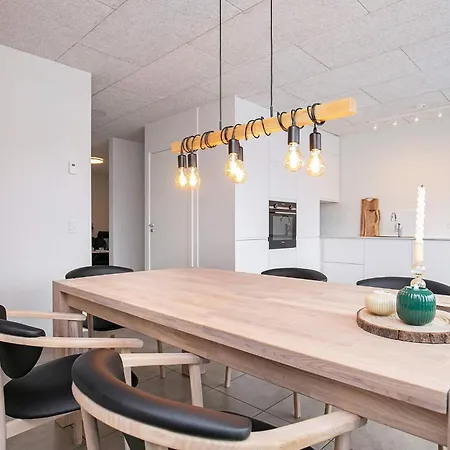 8 Person In Blåvand