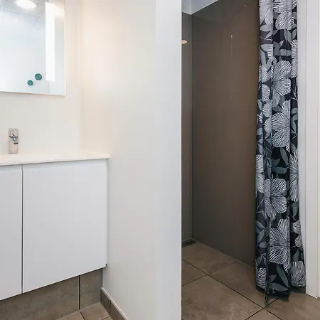 8 Person In * Blåvand