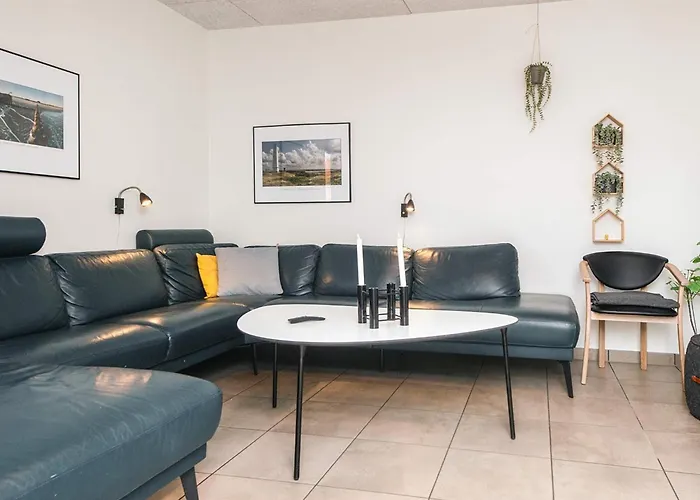 8 Person In Blåvand